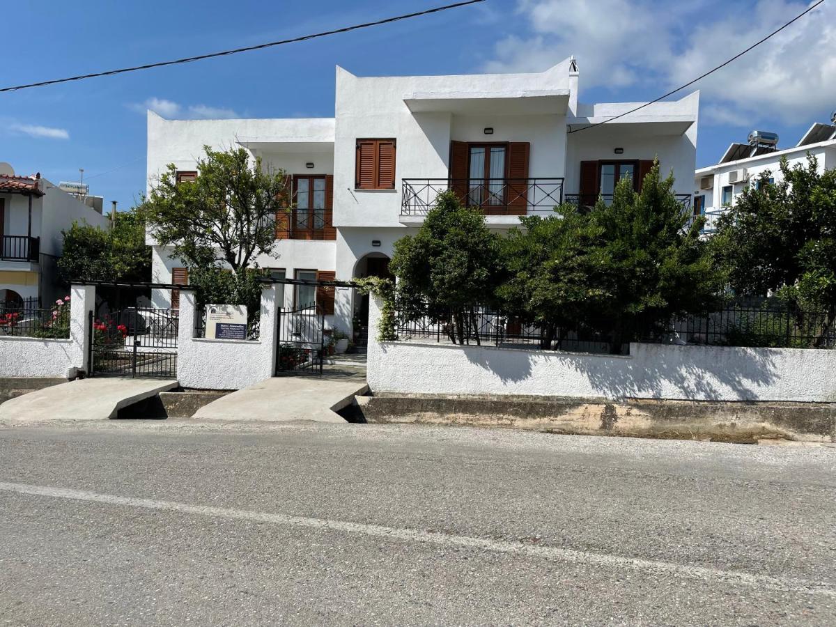 Karagiozos Studios & Apartments Skopelos Exterior foto