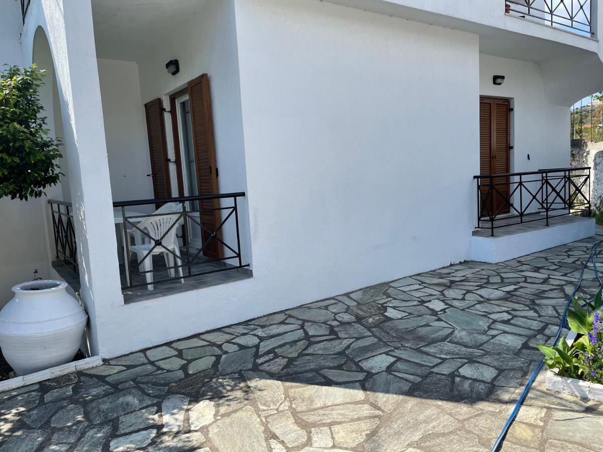 Karagiozos Studios & Apartments Skopelos Exterior foto