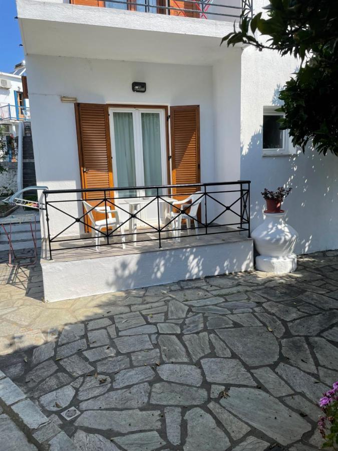 Karagiozos Studios & Apartments Skopelos Exterior foto