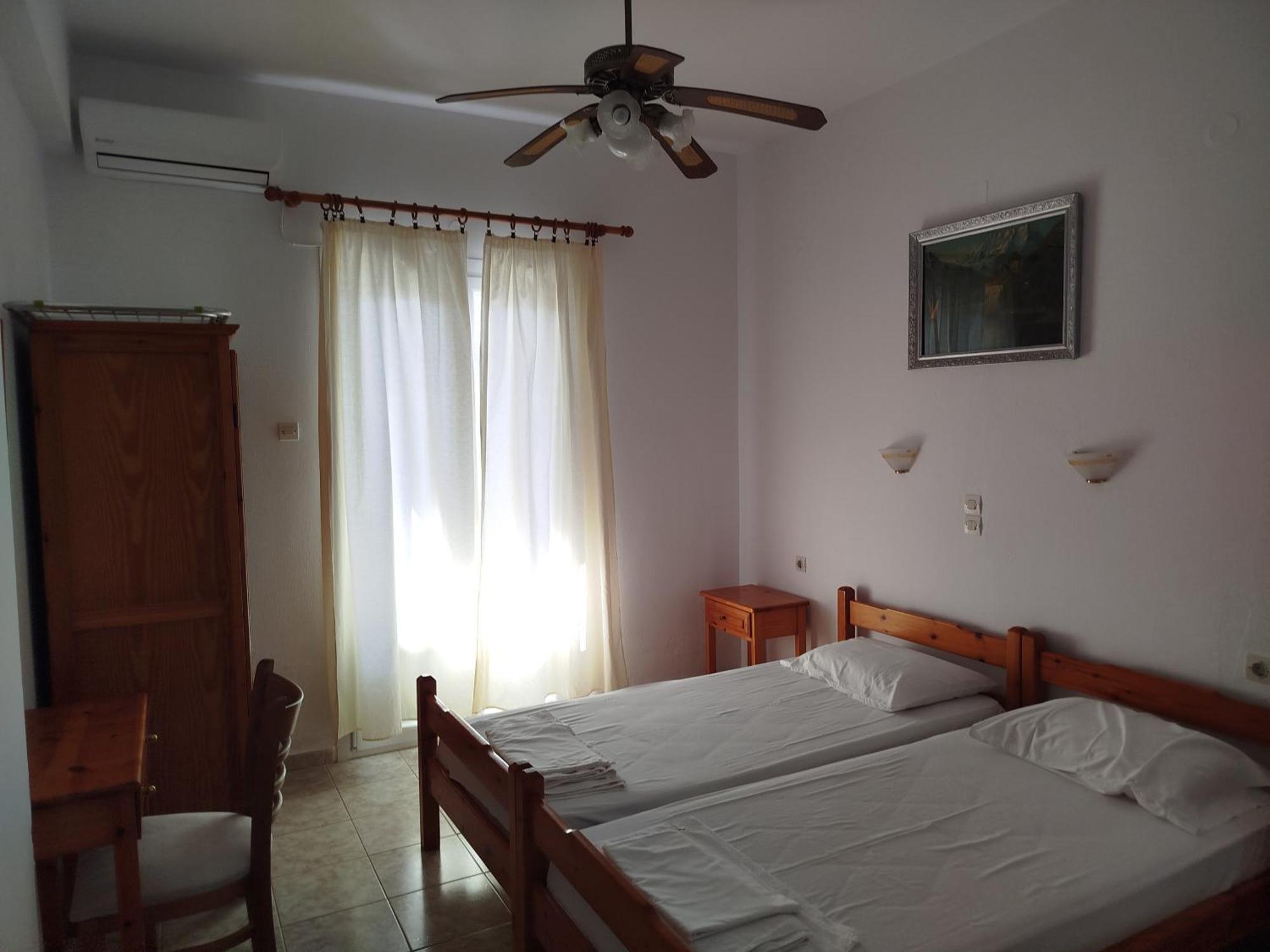 Karagiozos Studios & Apartments Skopelos Exterior foto