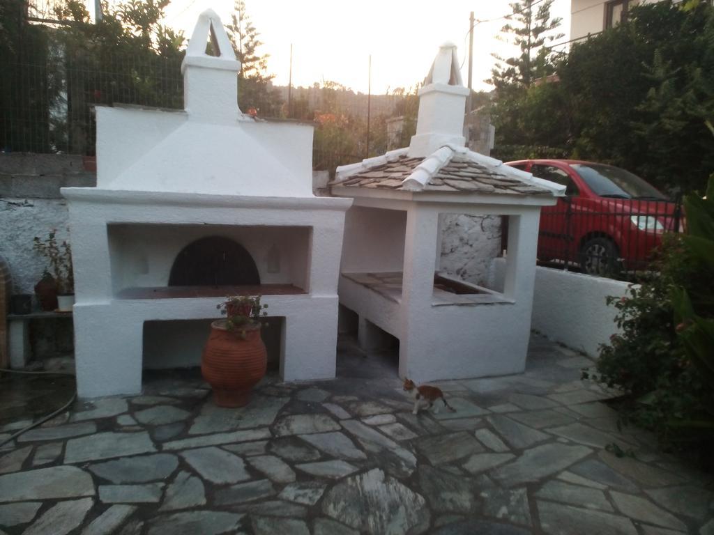 Karagiozos Studios & Apartments Skopelos Exterior foto