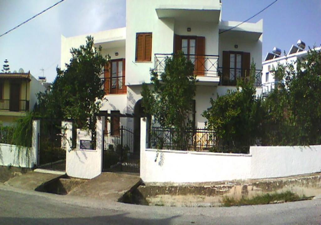 Karagiozos Studios & Apartments Skopelos Exterior foto